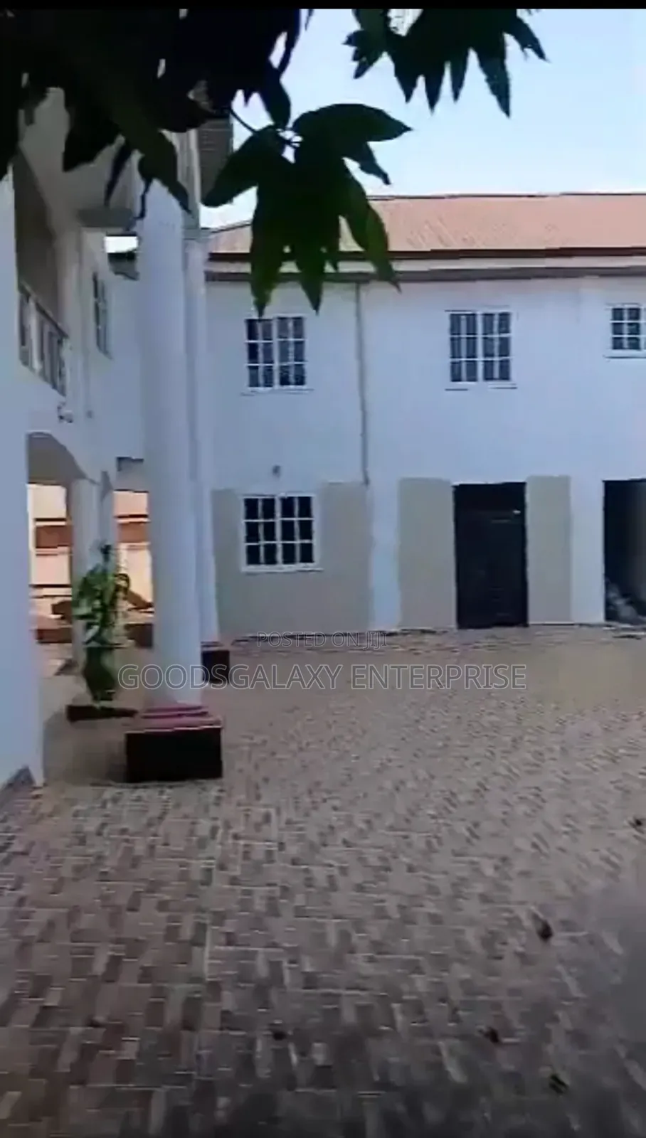 16 Bedroom Private Hospital / Can Be Converted Into School for Sale