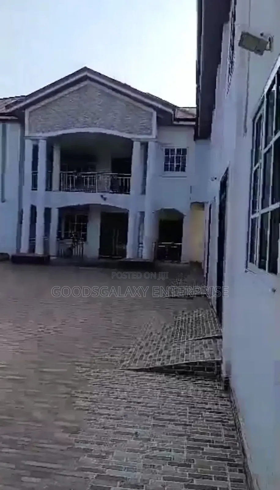 16 Bedroom Private Hospital / Can Be Converted Into School for Sale