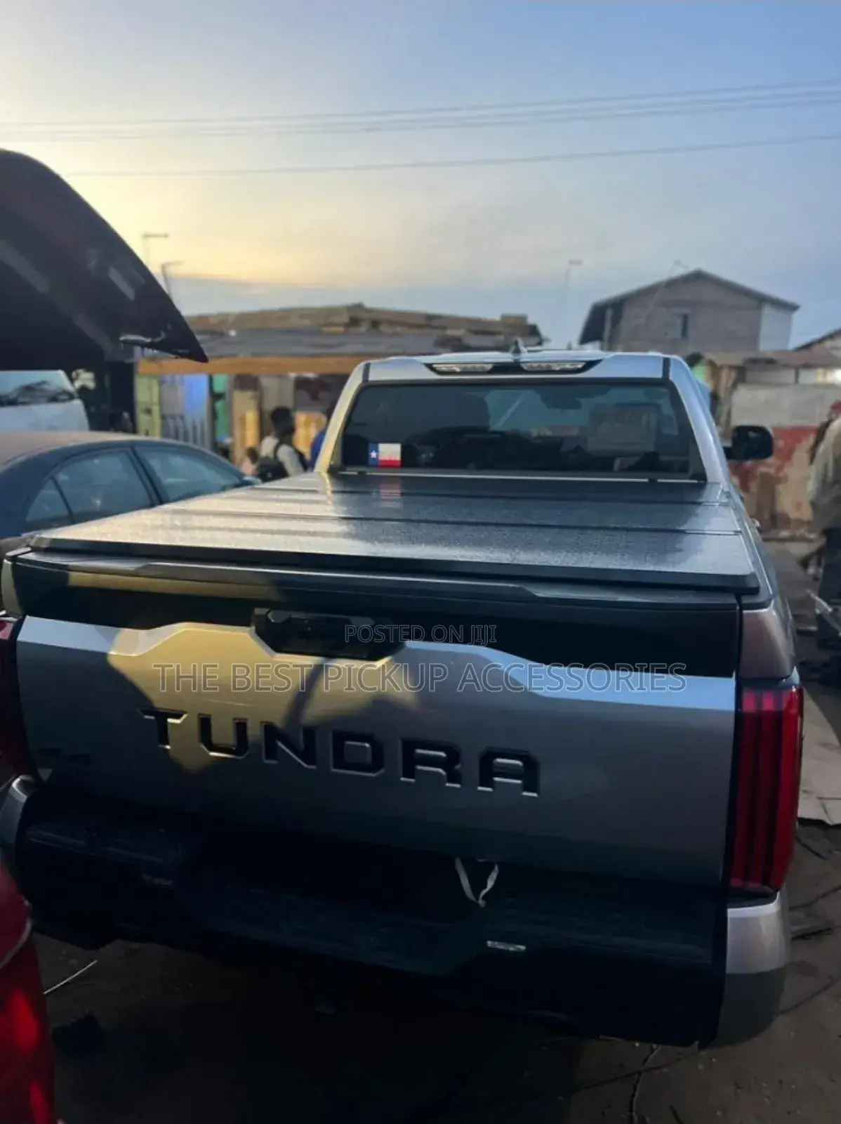 Tundra Bed/Bucket Cover Tri Fold Hard