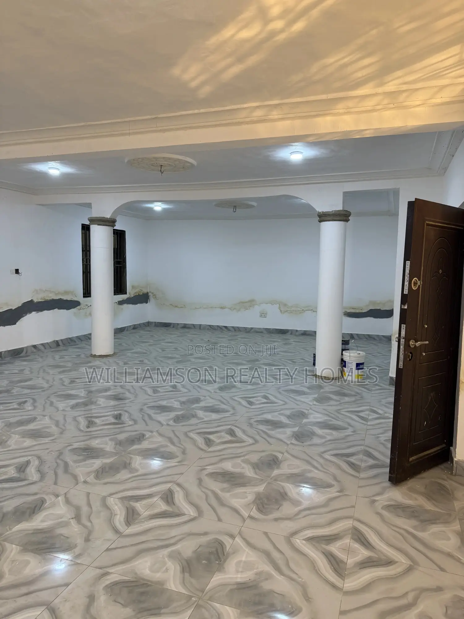 6bdrm House in Hfc Estate Area, Spintex for rent