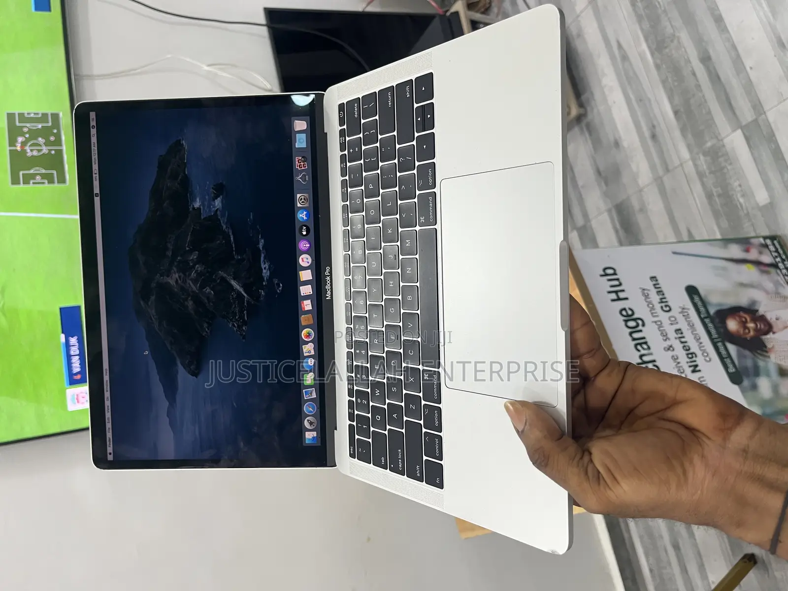 Laptop Apple MacBook Pro 8GB Intel Core I5 SSD 256GB