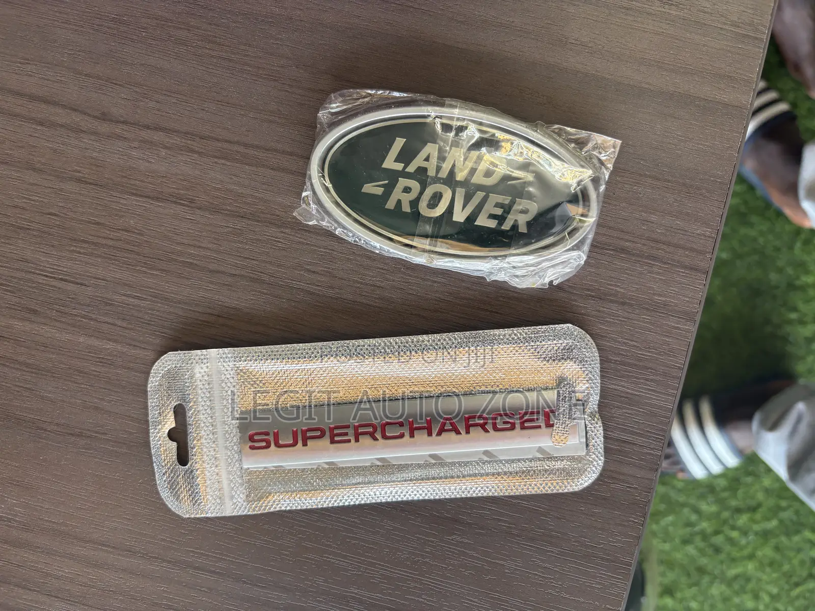 Range Rover Super Charged Logo and Discovery Logo