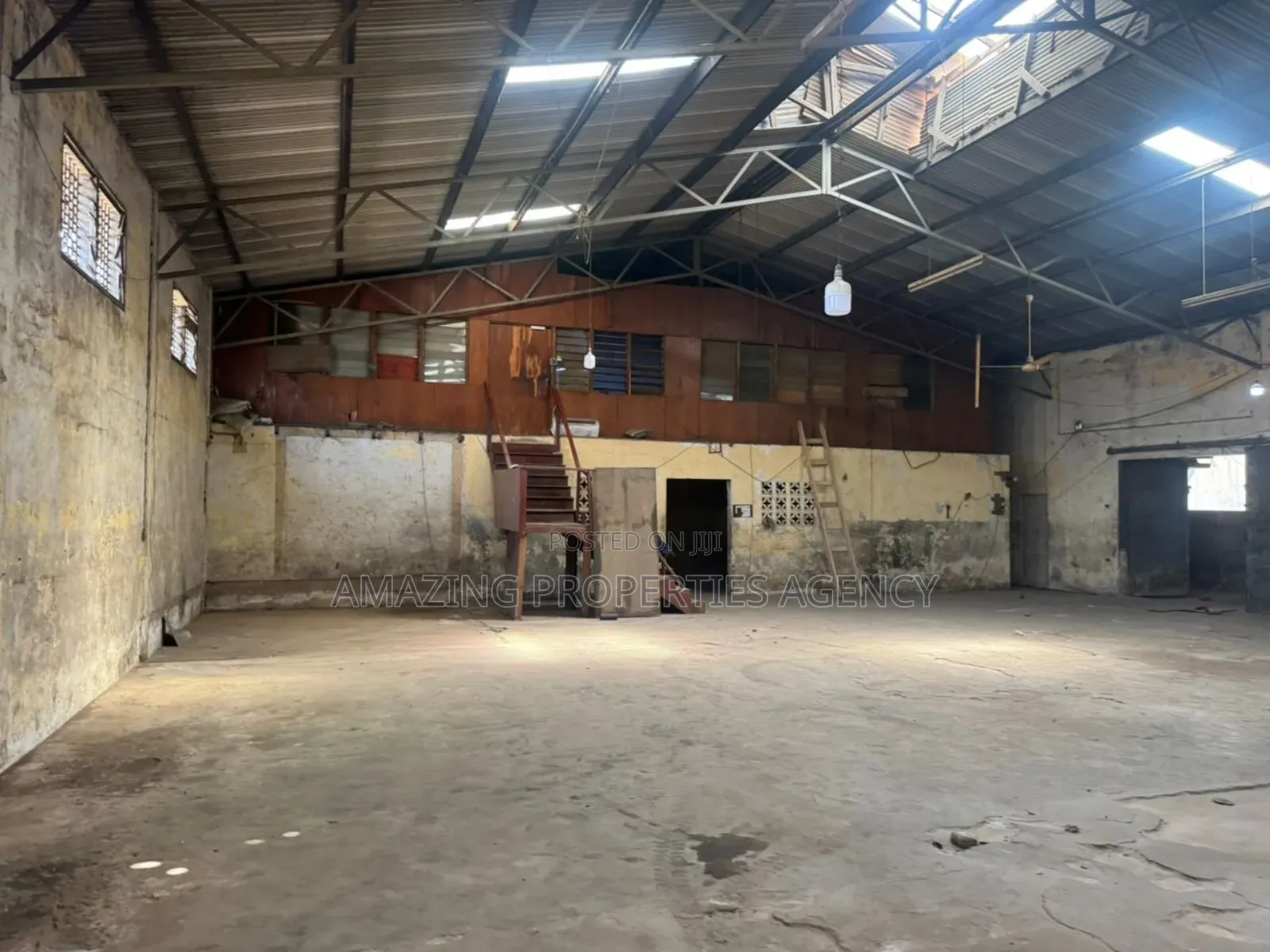 For Rent 800 SQM and 600 SQM Warehouse for Rent at Circle