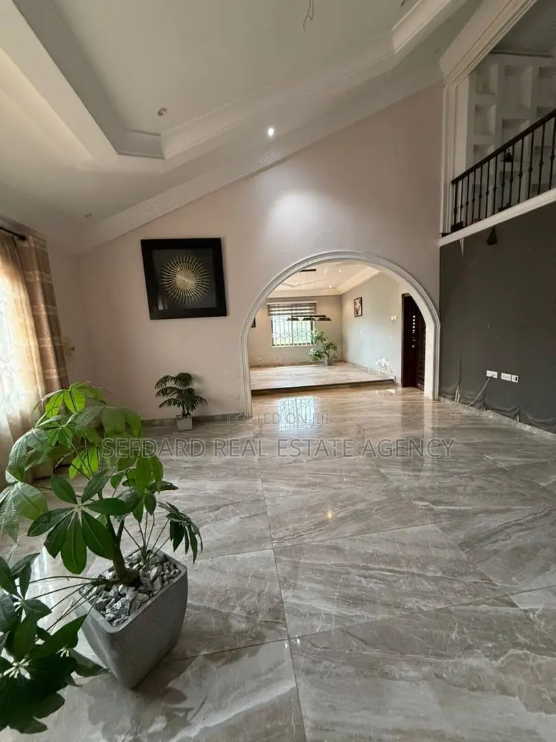5bdrm House in Amasaman for sale