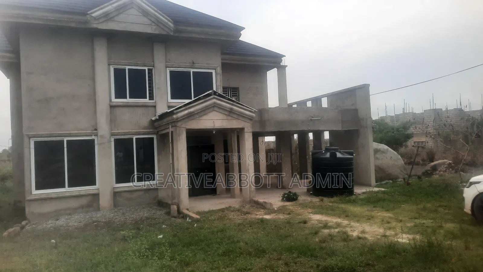 4bdrm Mansion in Highway Close, Gomoa East for sale
