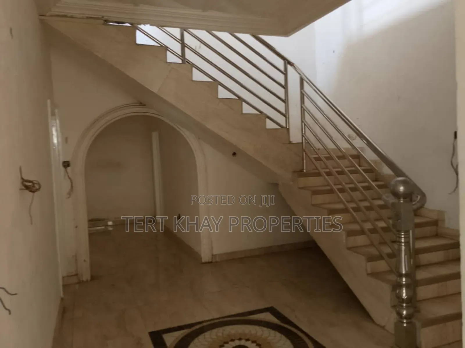 Furnished 5bdrm Mansion in Adiriganor, Adjiriganor for sale