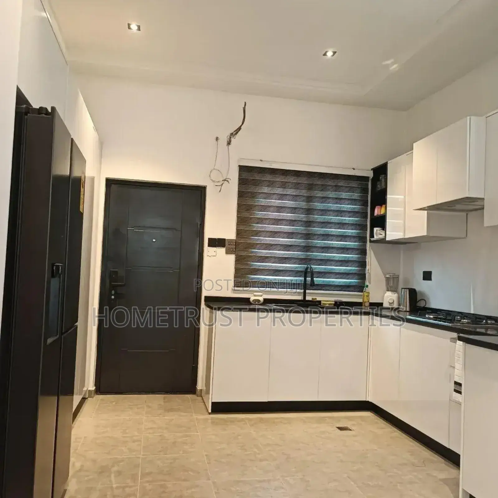4bdrm Duplex in Hometrust Properties, American House for sale