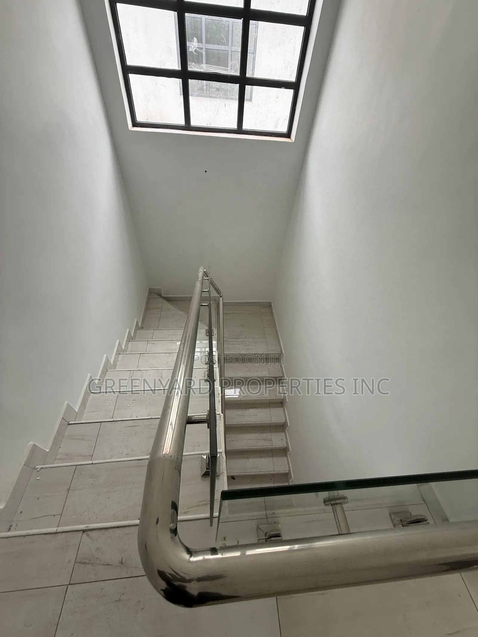 4bdrm House in Aviation, Adenta for rent