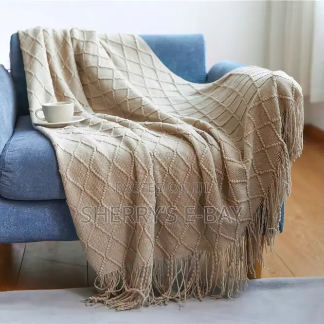 Throw Blanket With Tassel