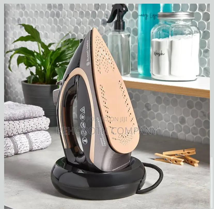 Russell Hobbs Freedom Cordless Steam Iron, Rhc580, 2400w