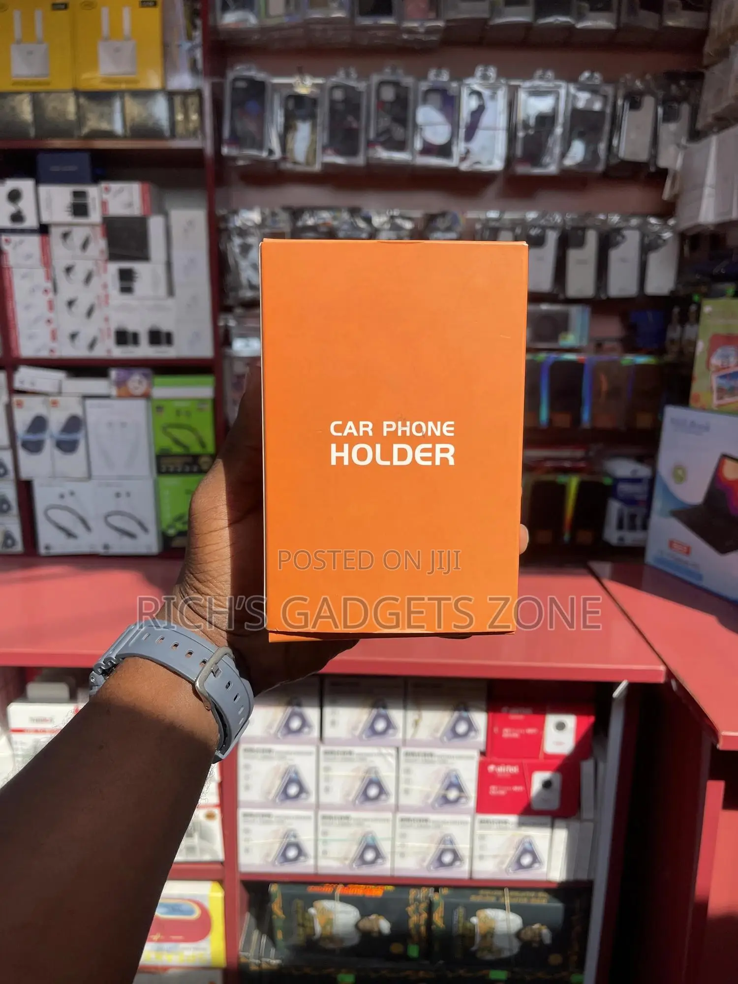 Upgrade Your Drive With the C28 Smart Infrared Car Holder!