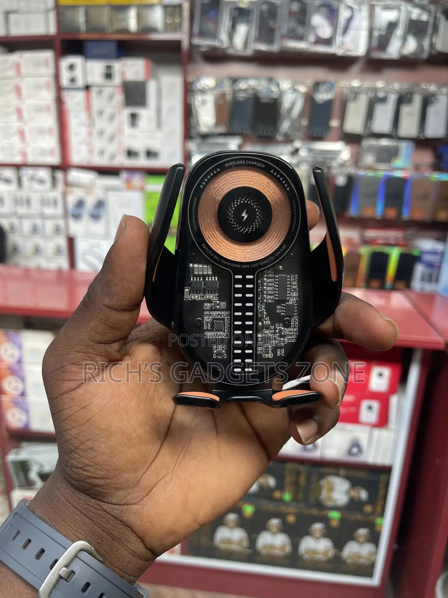 Upgrade Your Drive With the C28 Smart Infrared Car Holder!