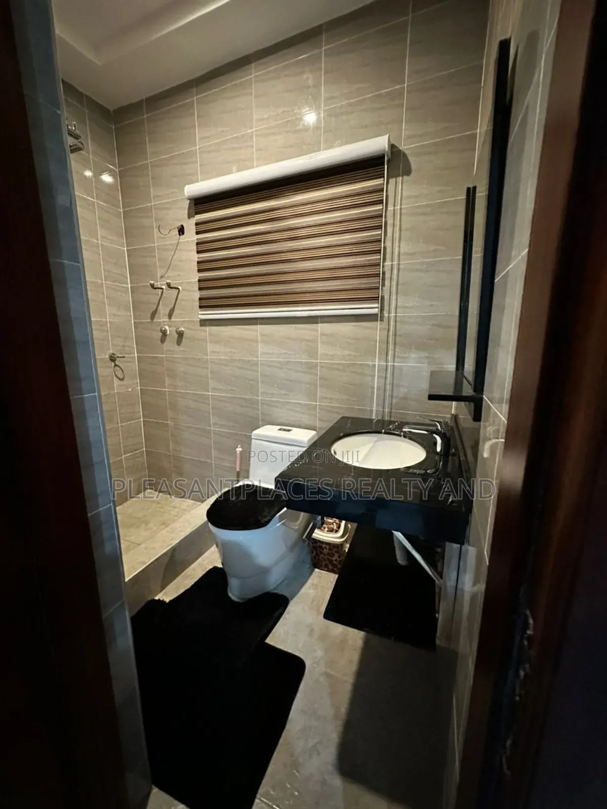6bdrm House in Pleasantplaces, Accra Metropolitan for rent