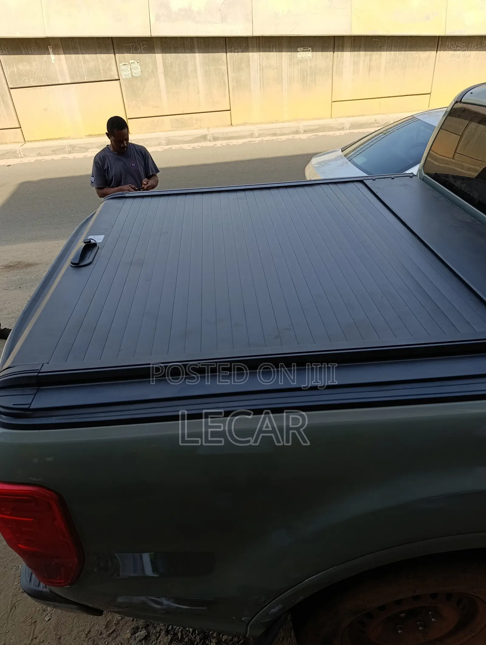 Bed / Bucket Cover Retractable