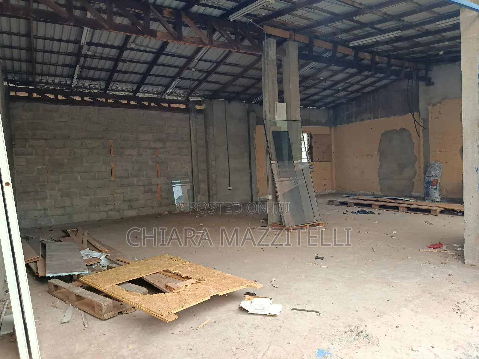 Warehouse for Rent of Approximately 87 M2, Even Partially