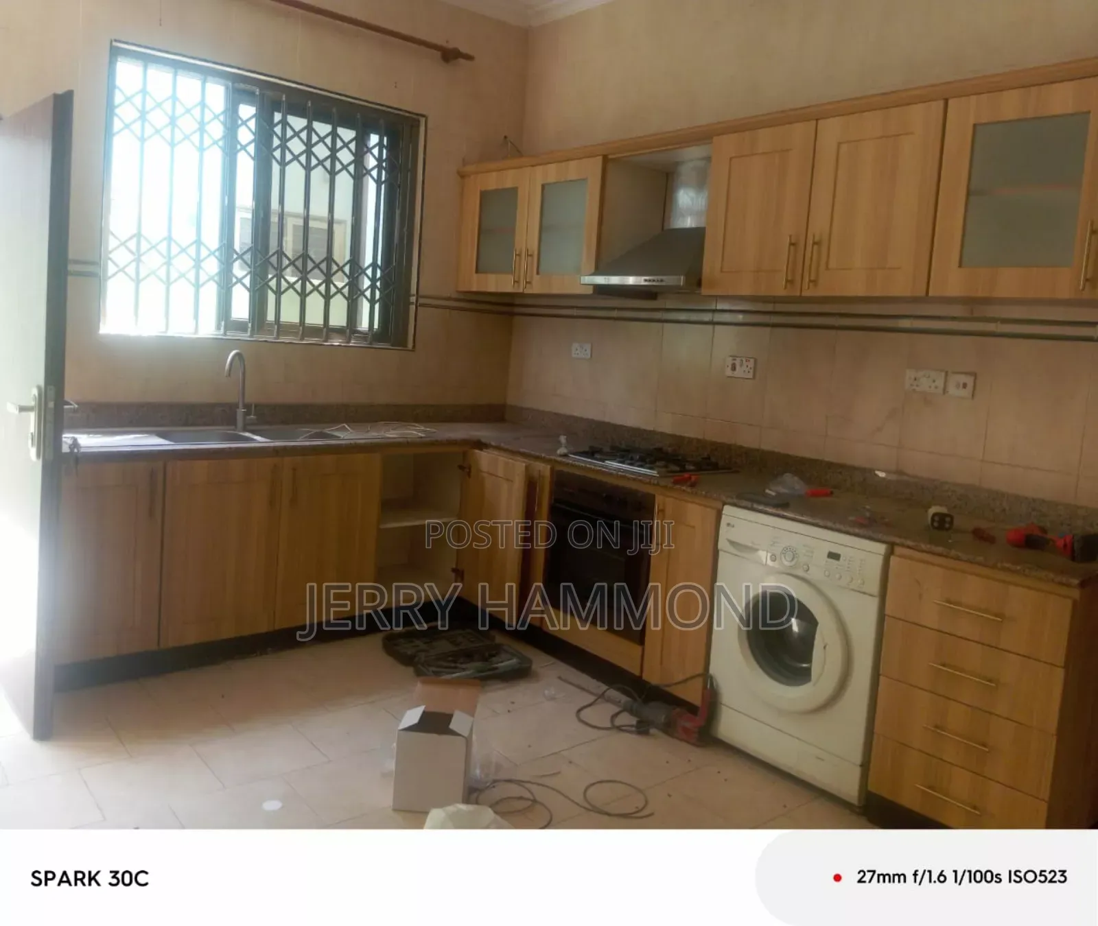 4bdrm House in Labone Going To Ako for rent