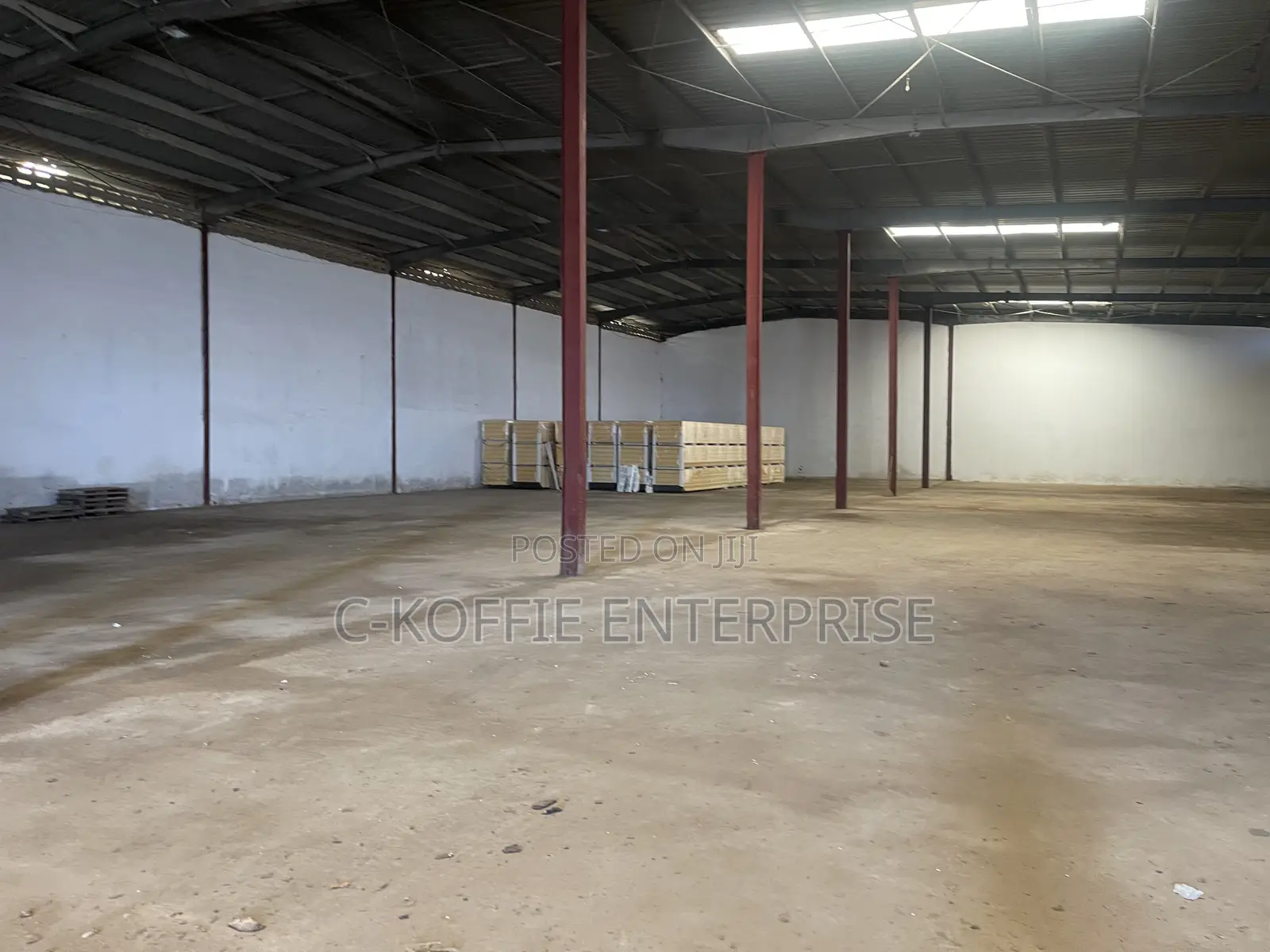 1900 SQM Warehouse Tema Valco Roundabout for Rent