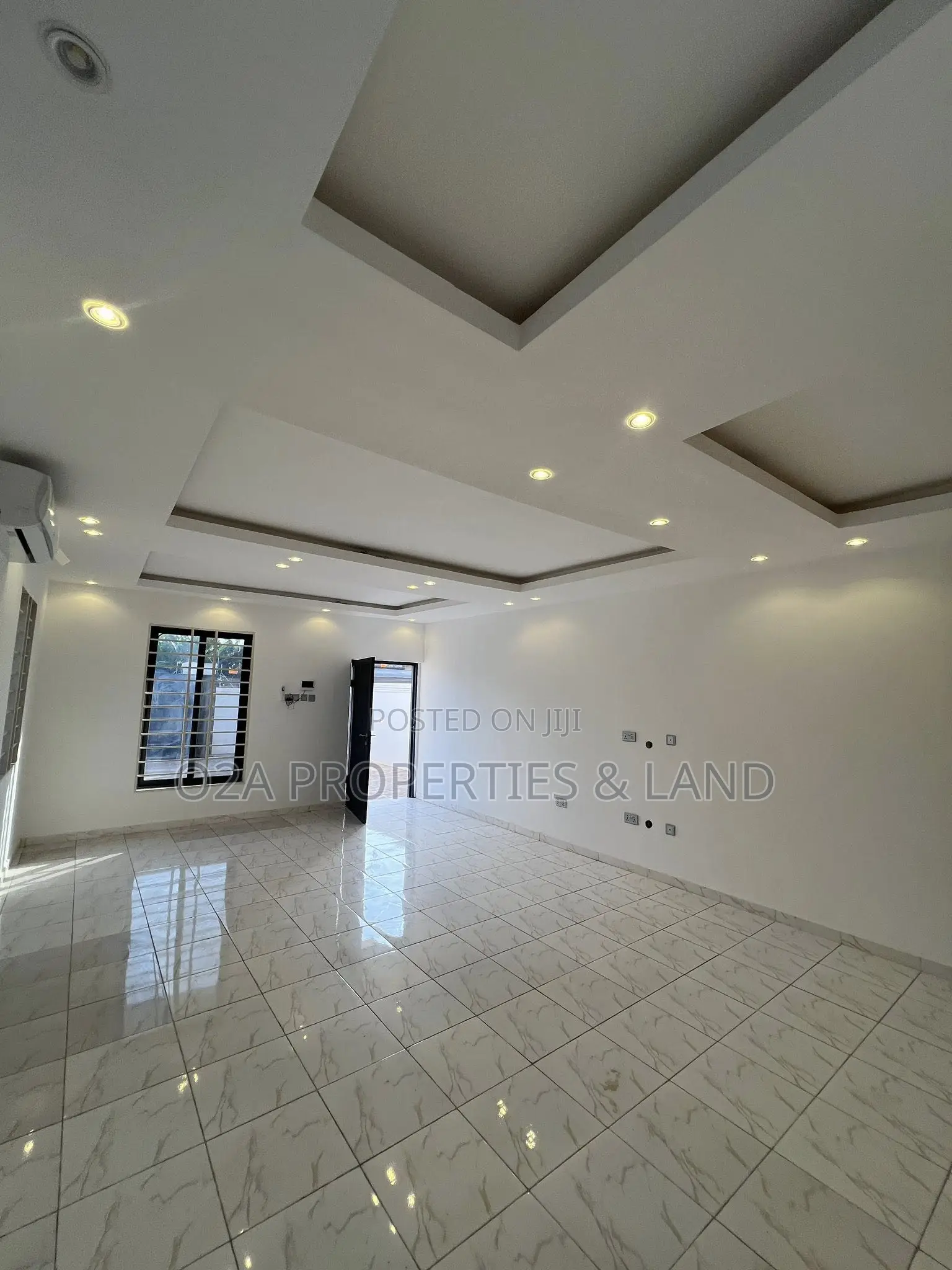 4bdrm House in Ashaley Botwe, Lake Side Estate for rent