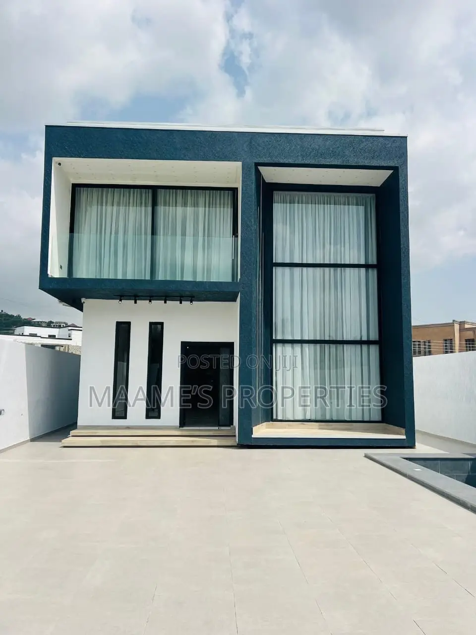 4bdrm Duplex in Kwabenya for sale