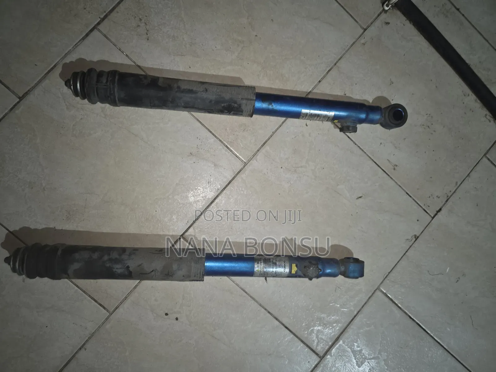 Toyota Voxy Adjustable Back Shocks