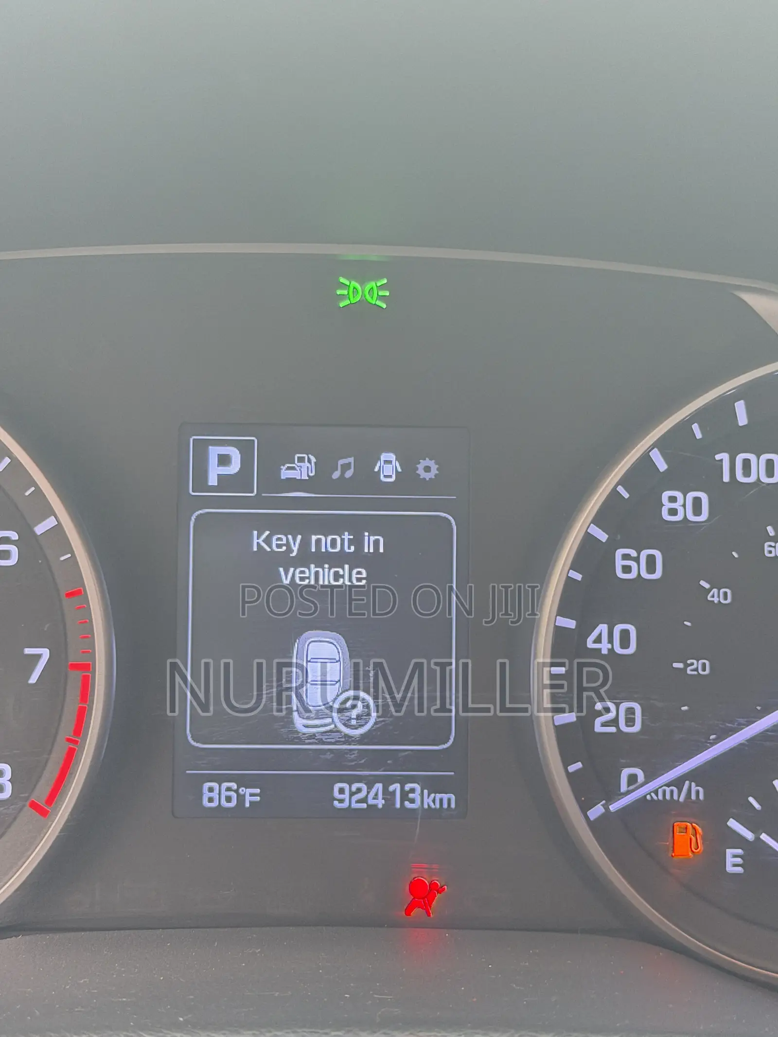 Hyundai Elantra Limited Sedan FWD (2.0L 4cyl 6A) 2017 Red