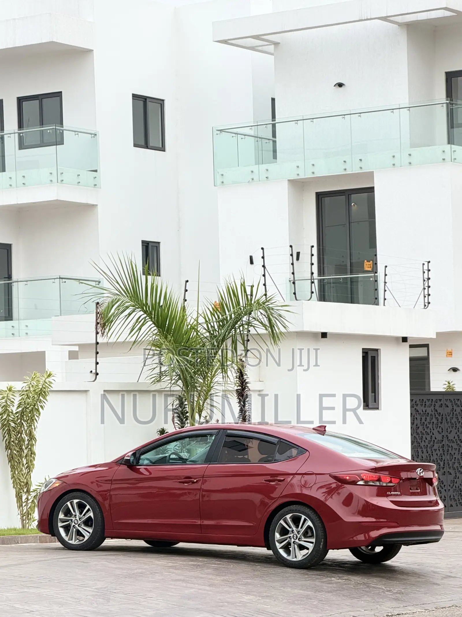 Hyundai Elantra Limited Sedan FWD (2.0L 4cyl 6A) 2017 Red
