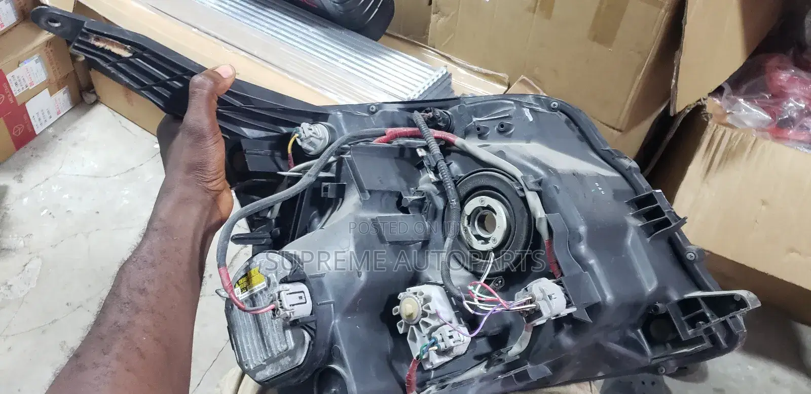 Toyota Voxy 2012, 2013 Headlight