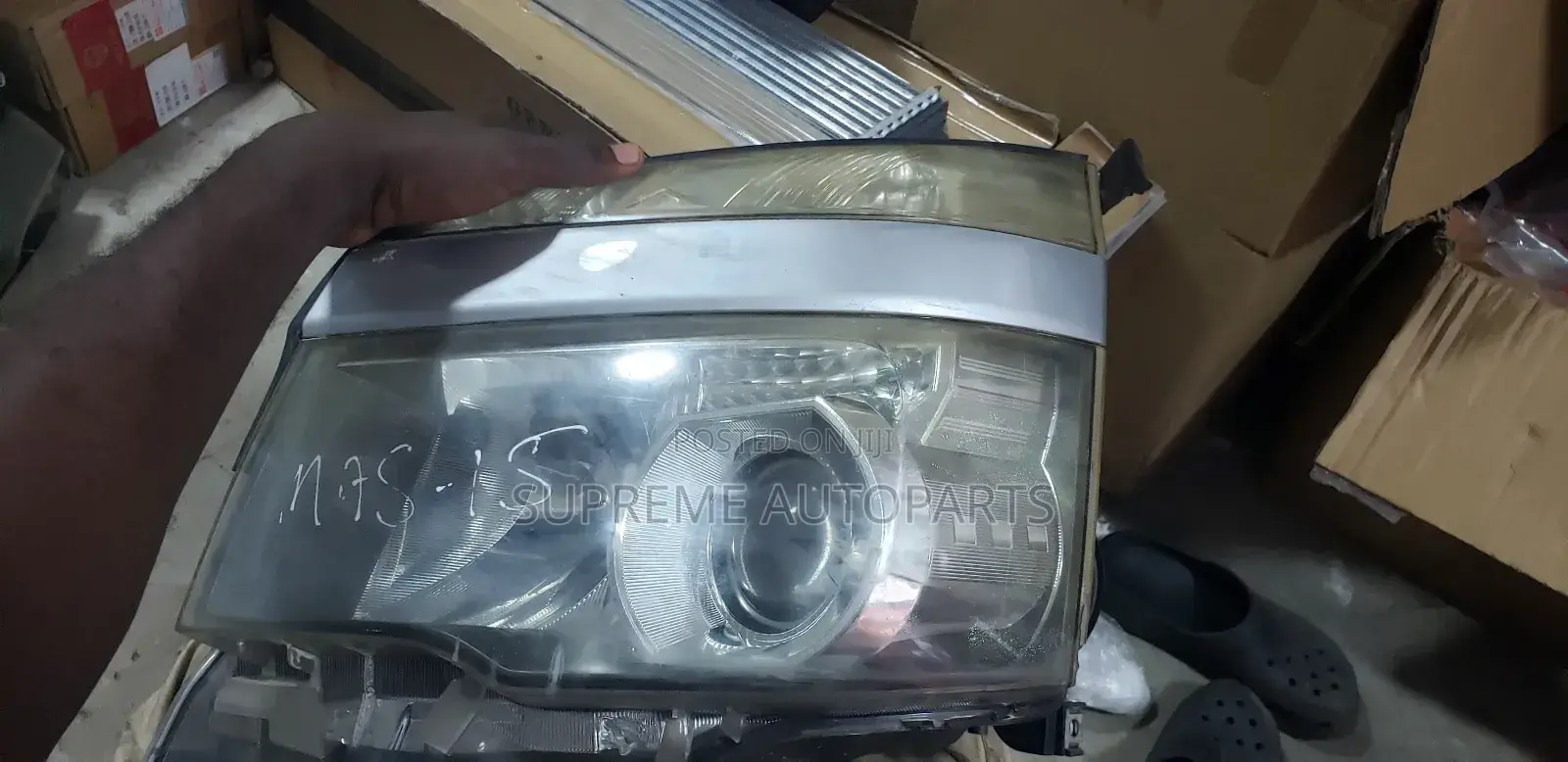Toyota Voxy 2012, 2013 Headlight