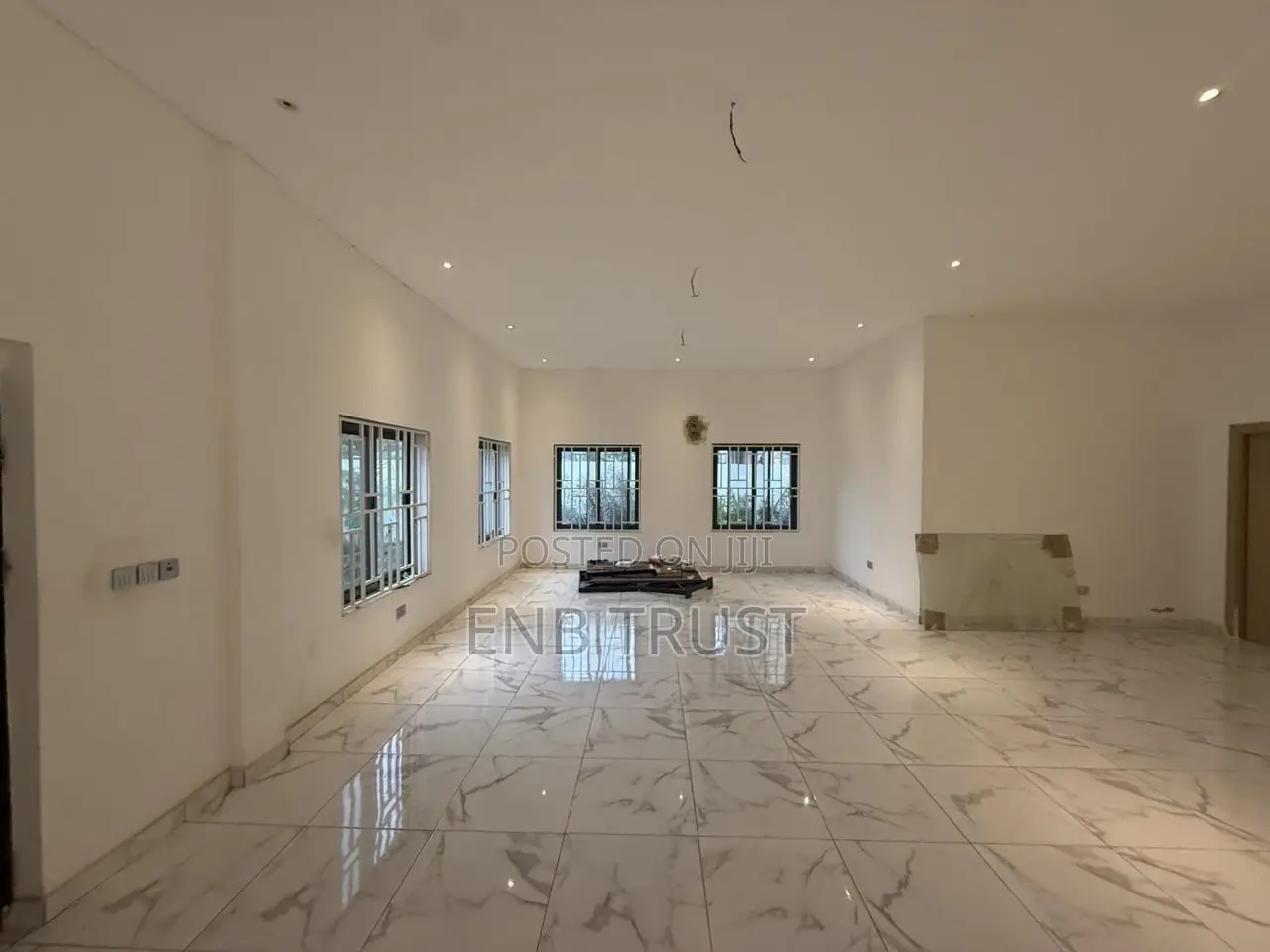 3bdrm House in Oyarifa, Ghana Flag for sale