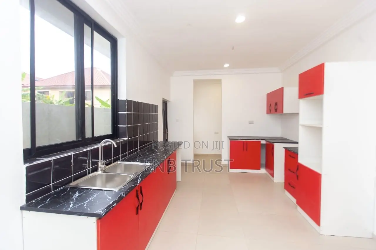 3bdrm Duplex in Oyarifa, Pentecost for sale