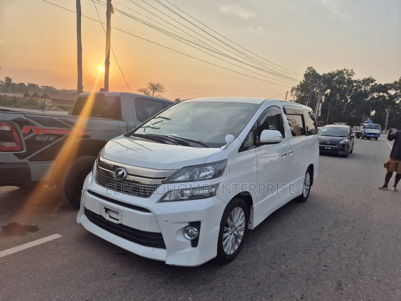 Toyota Vellfire 2014 White