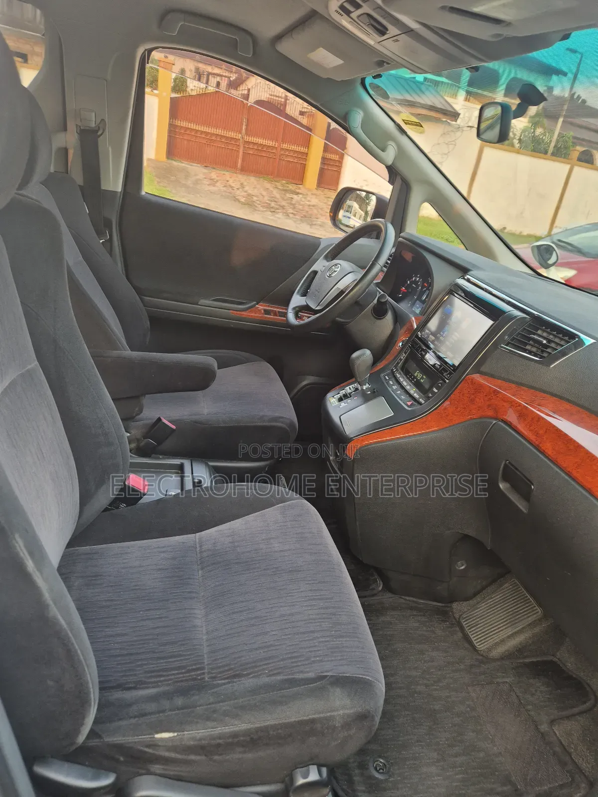 Toyota Vellfire 2014 White