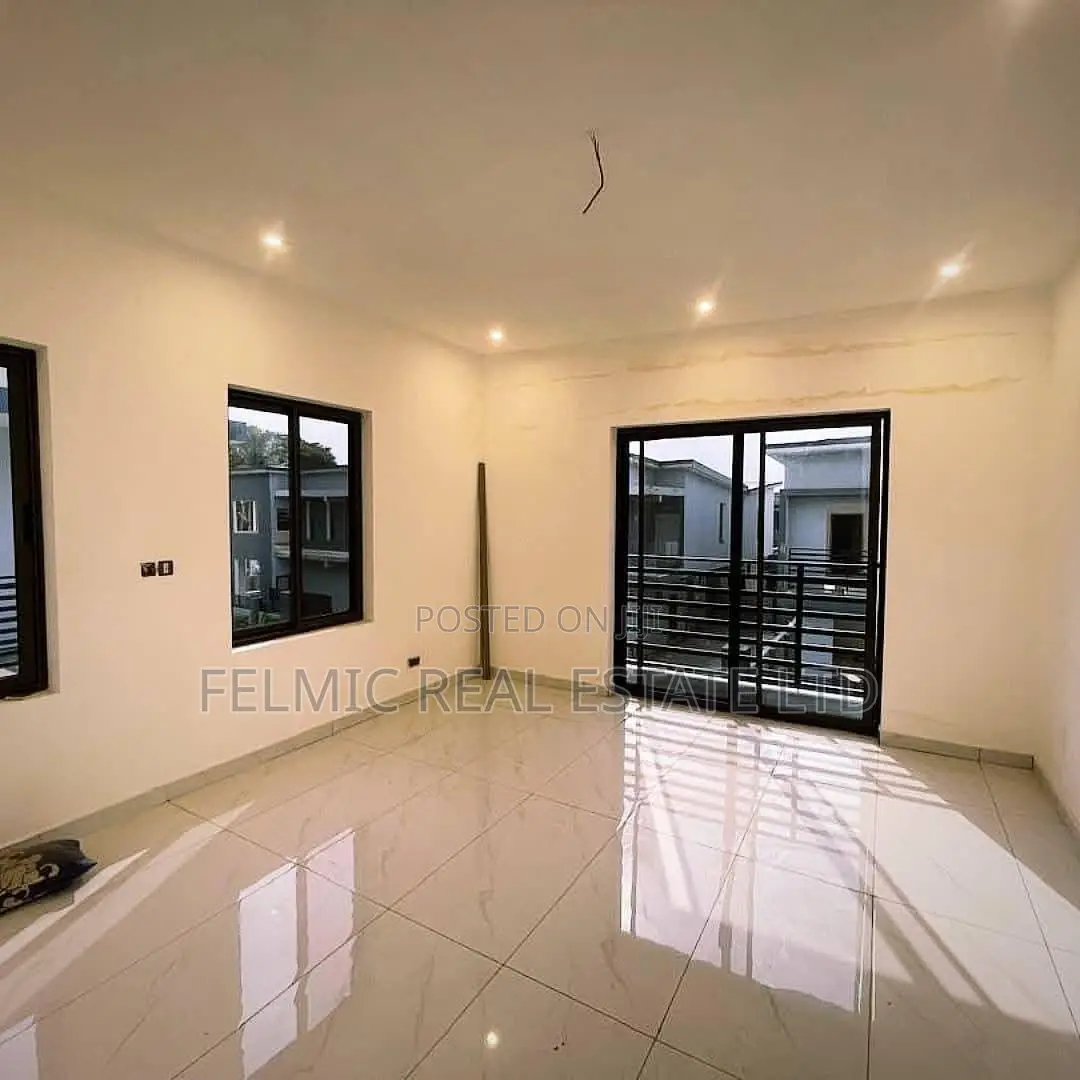 4bdrm House in Felix Real Estate, Asore Junction for sale