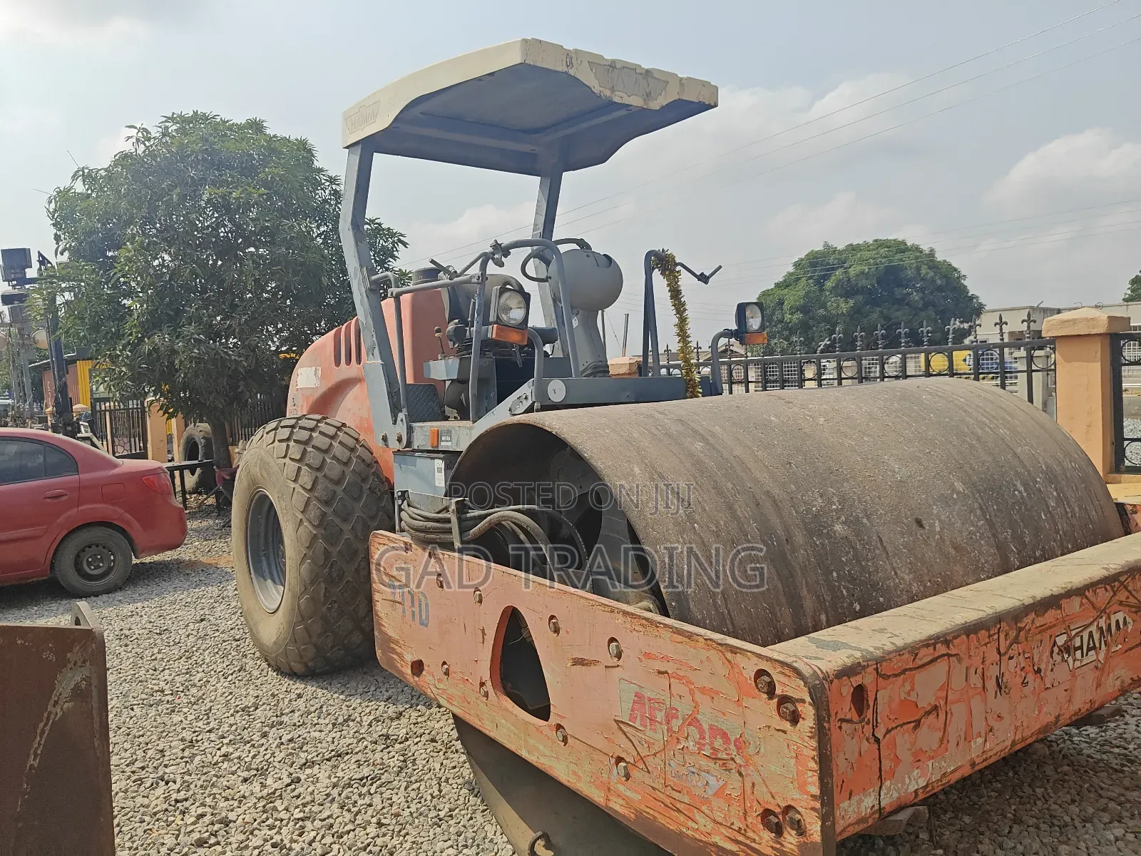 Heavy Duty Hamm Road Compactor (Selling as Is)