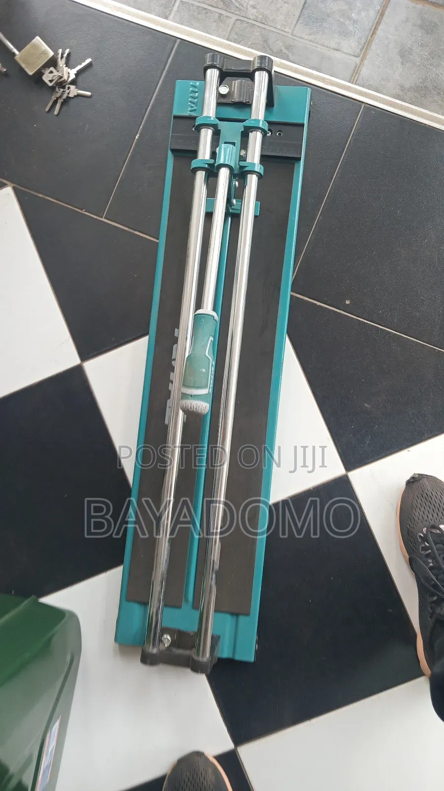 Tile Cutting Machine