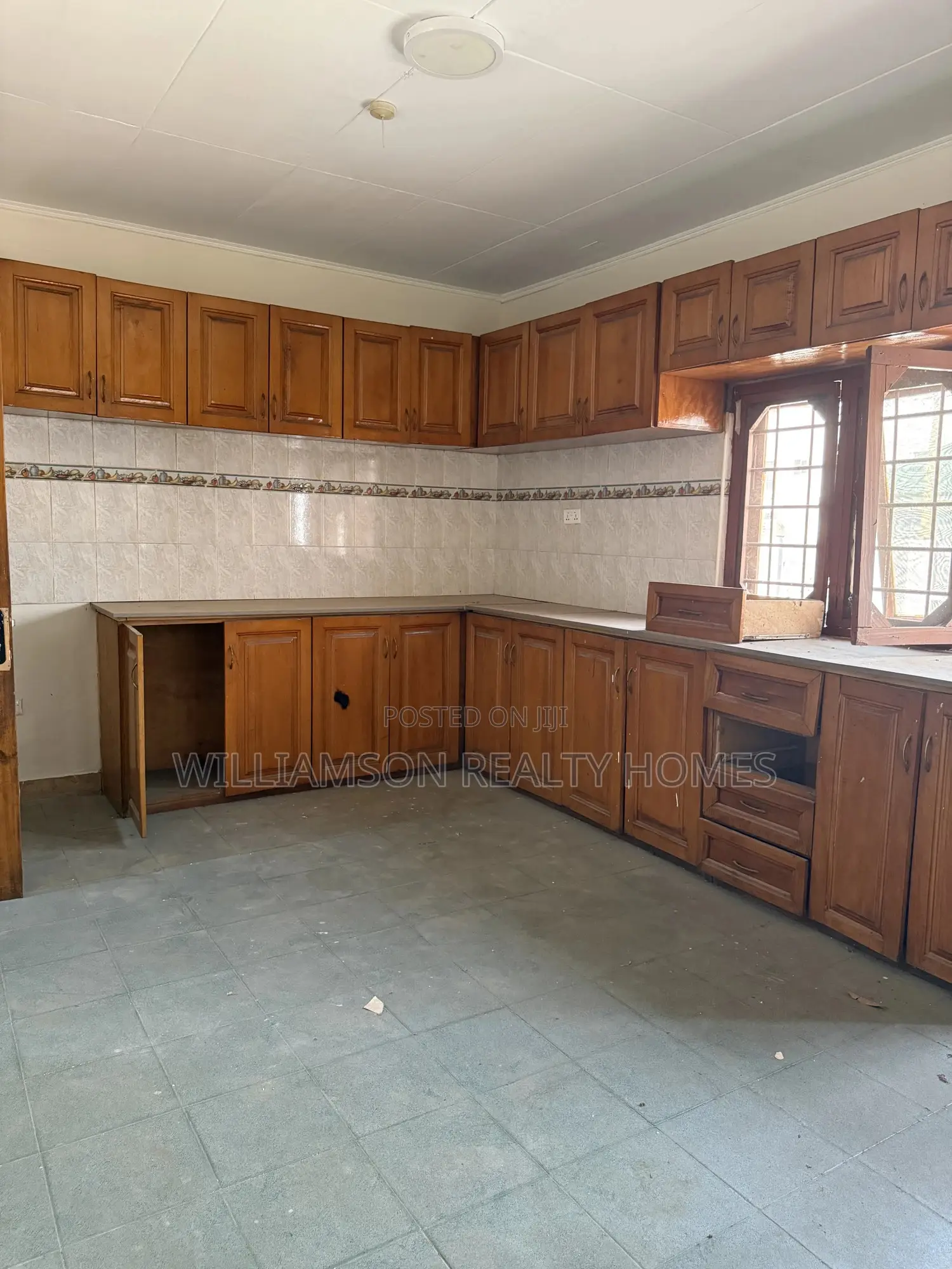 4bdrm House in Community 18 Area, Spintex for rent