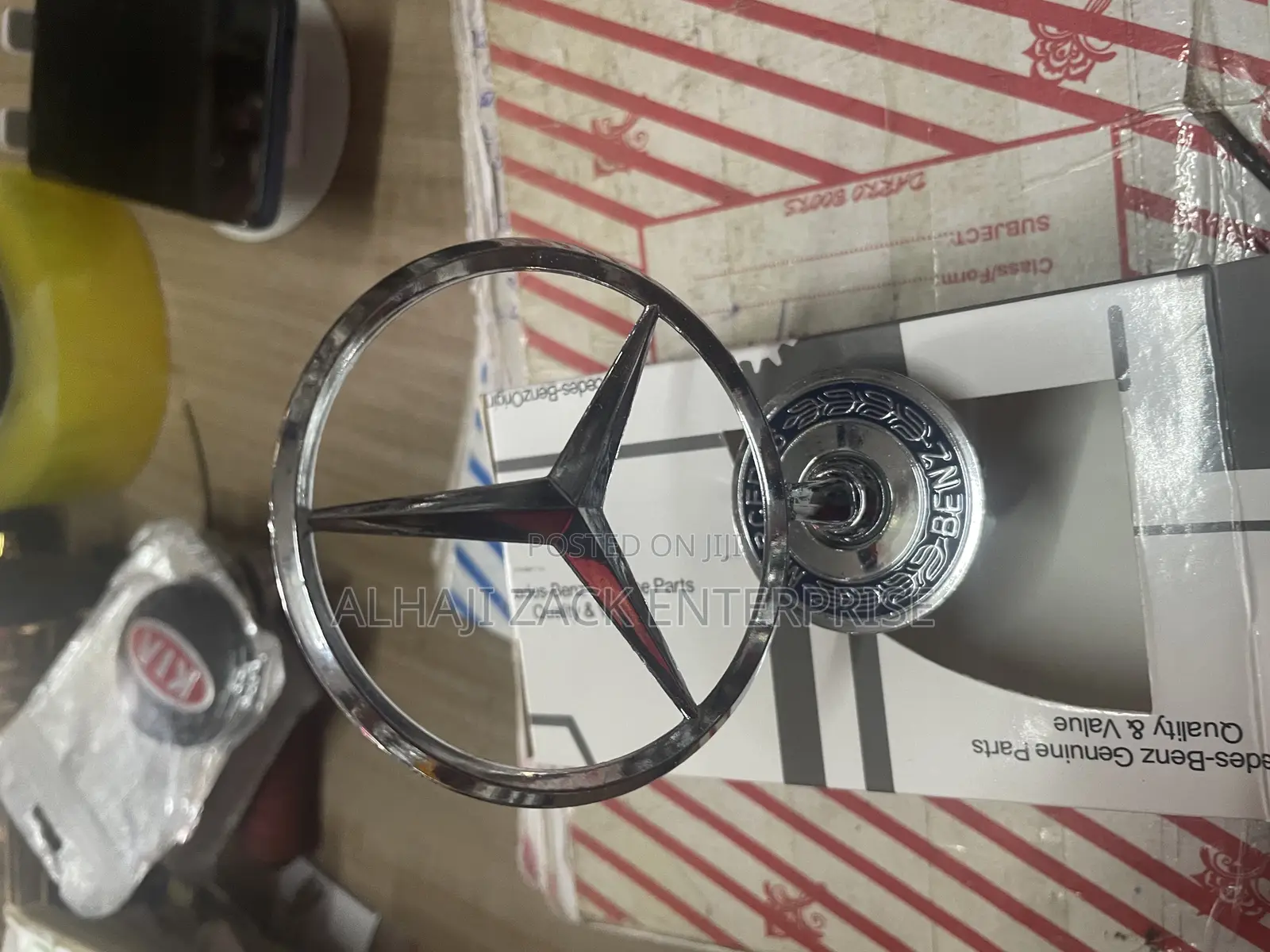 Mercedes Benz Bonnet Crown