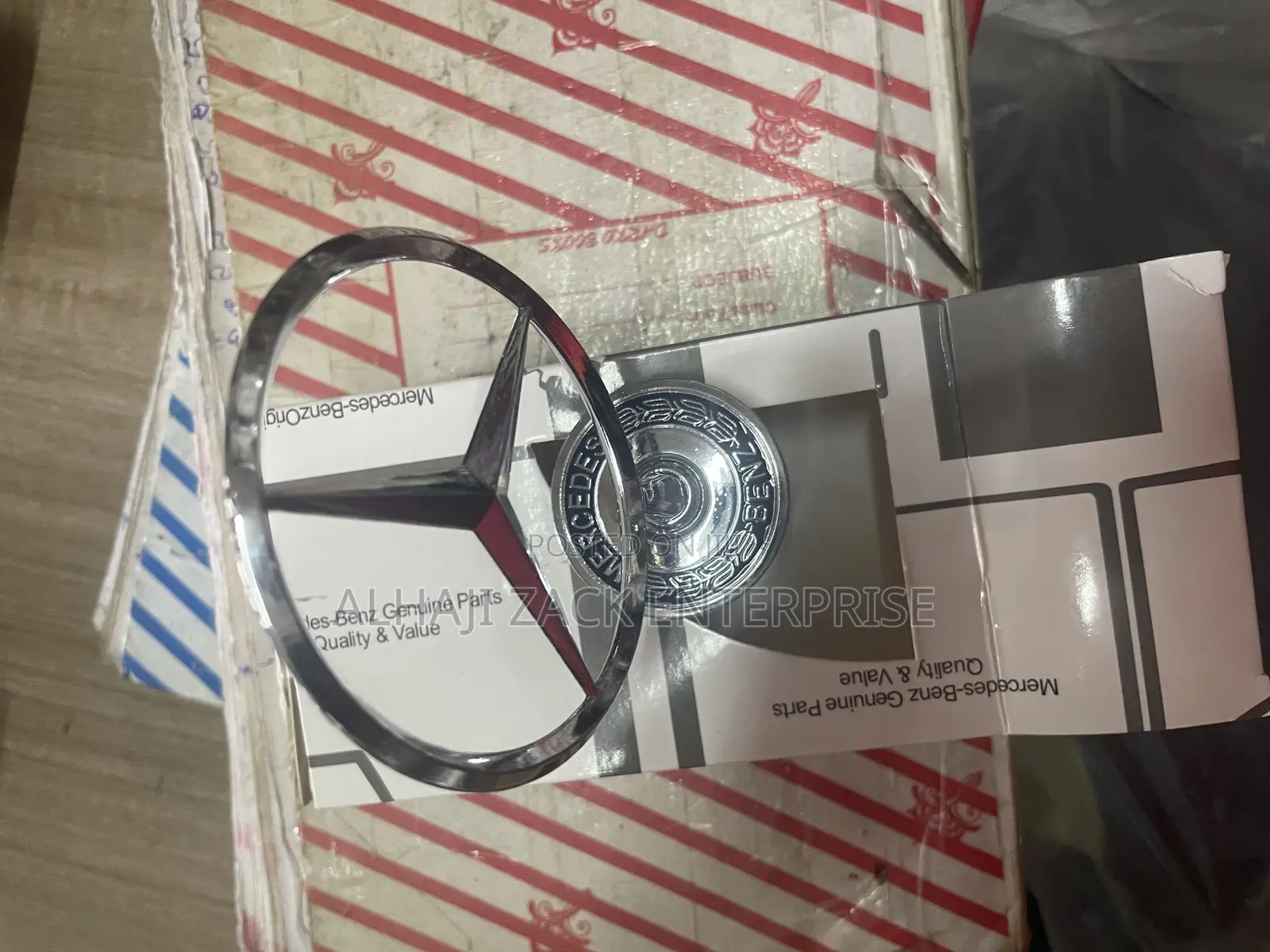 Mercedes Benz Bonnet Crown