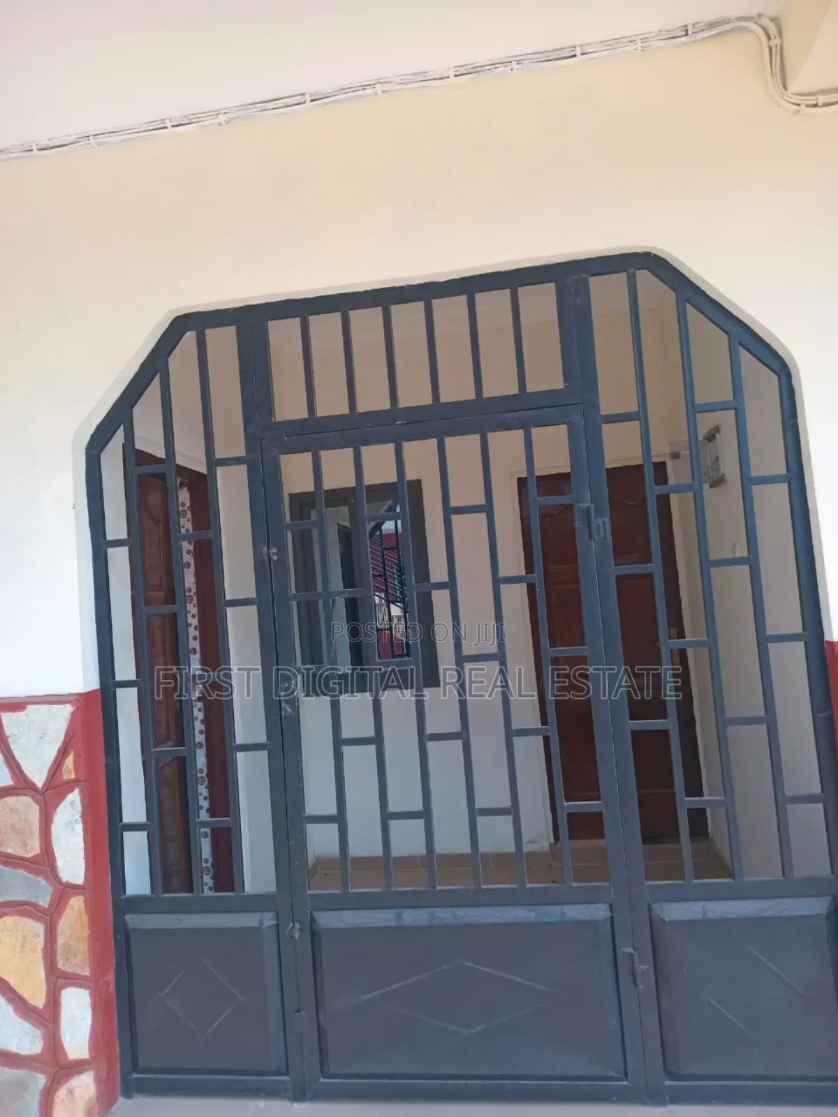 Chamber and Hall Self Contain for Rent at Millennium City