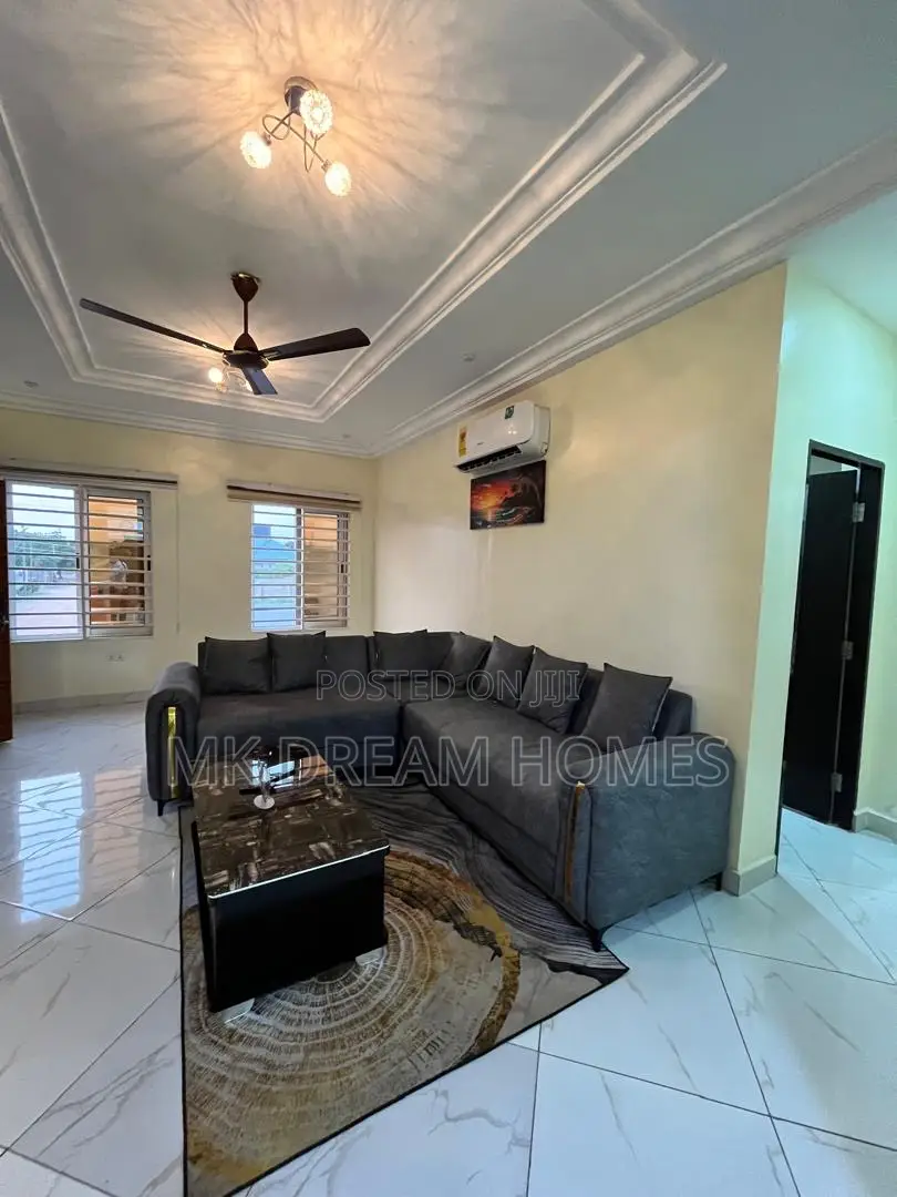 Furnished 2bdrm Apartment in School Junction for rent