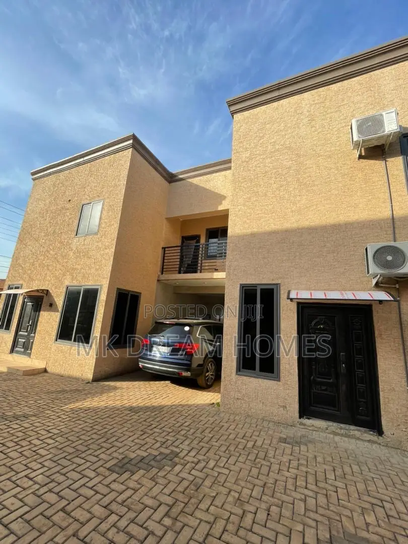 3bdrm House in Lake Side Estate for sale