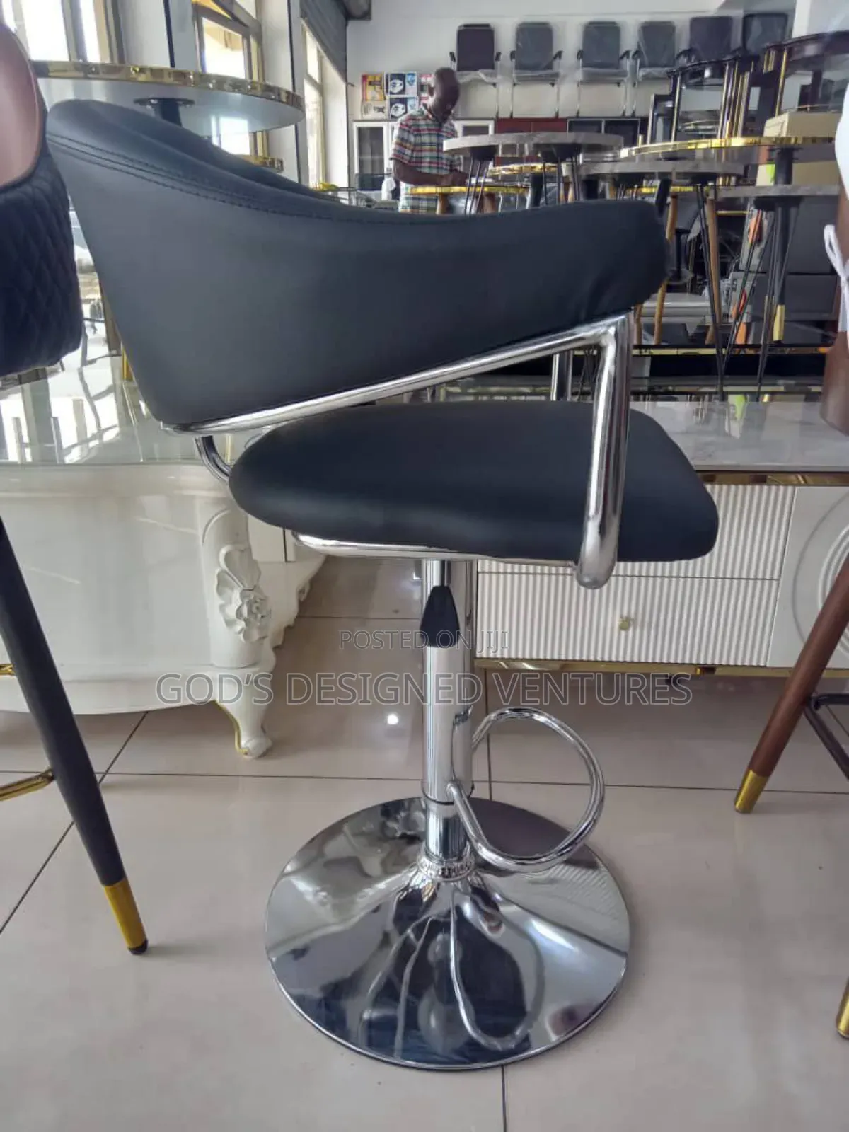 Solid and Strong Saloon Chair
