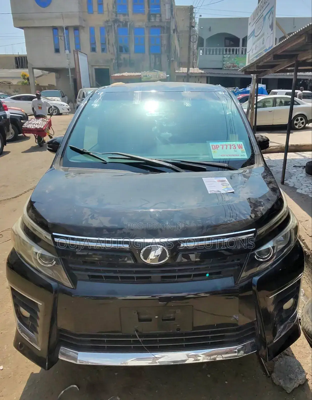 2014 Toyota Voxy Windscreen Available