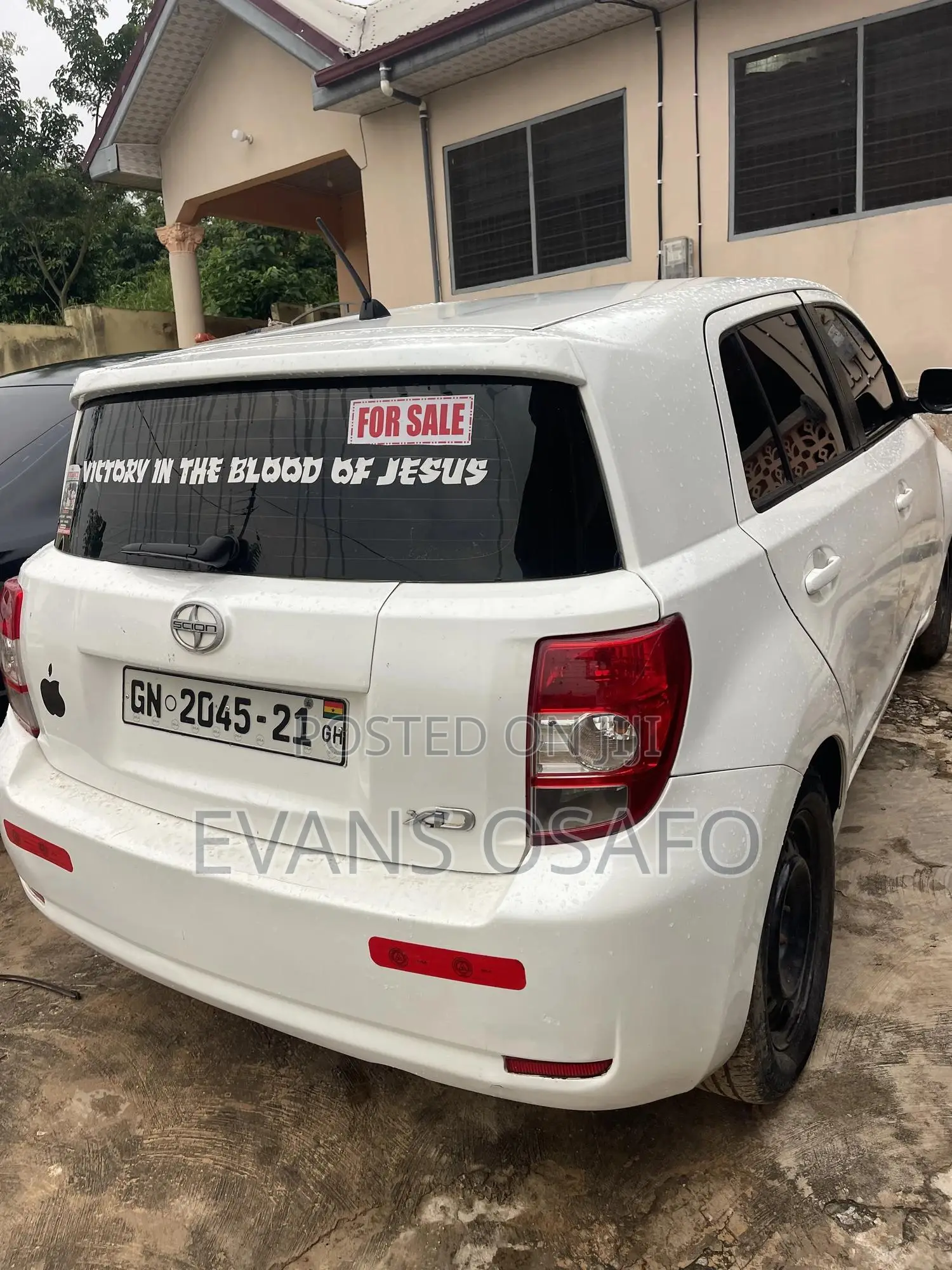 Scion xD Base 2010 White