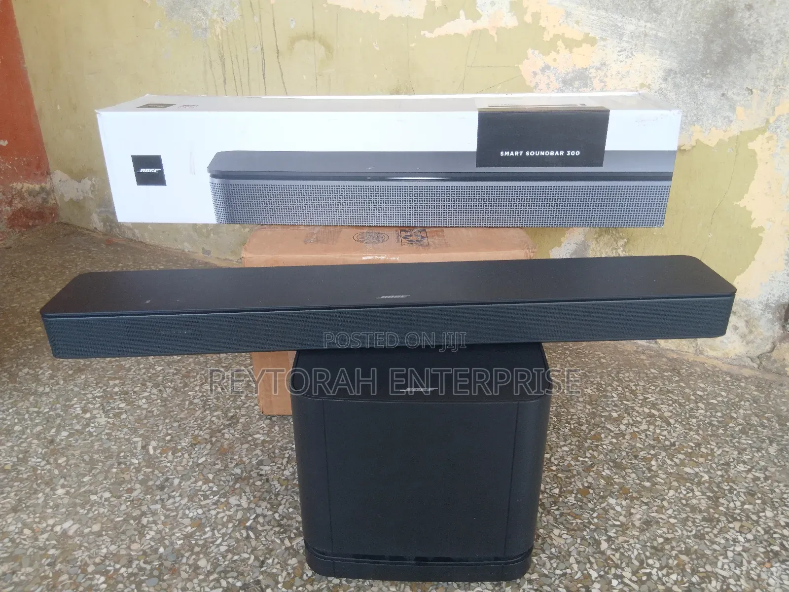 Bose Smart Soundbar 300 With 500 Bass Module