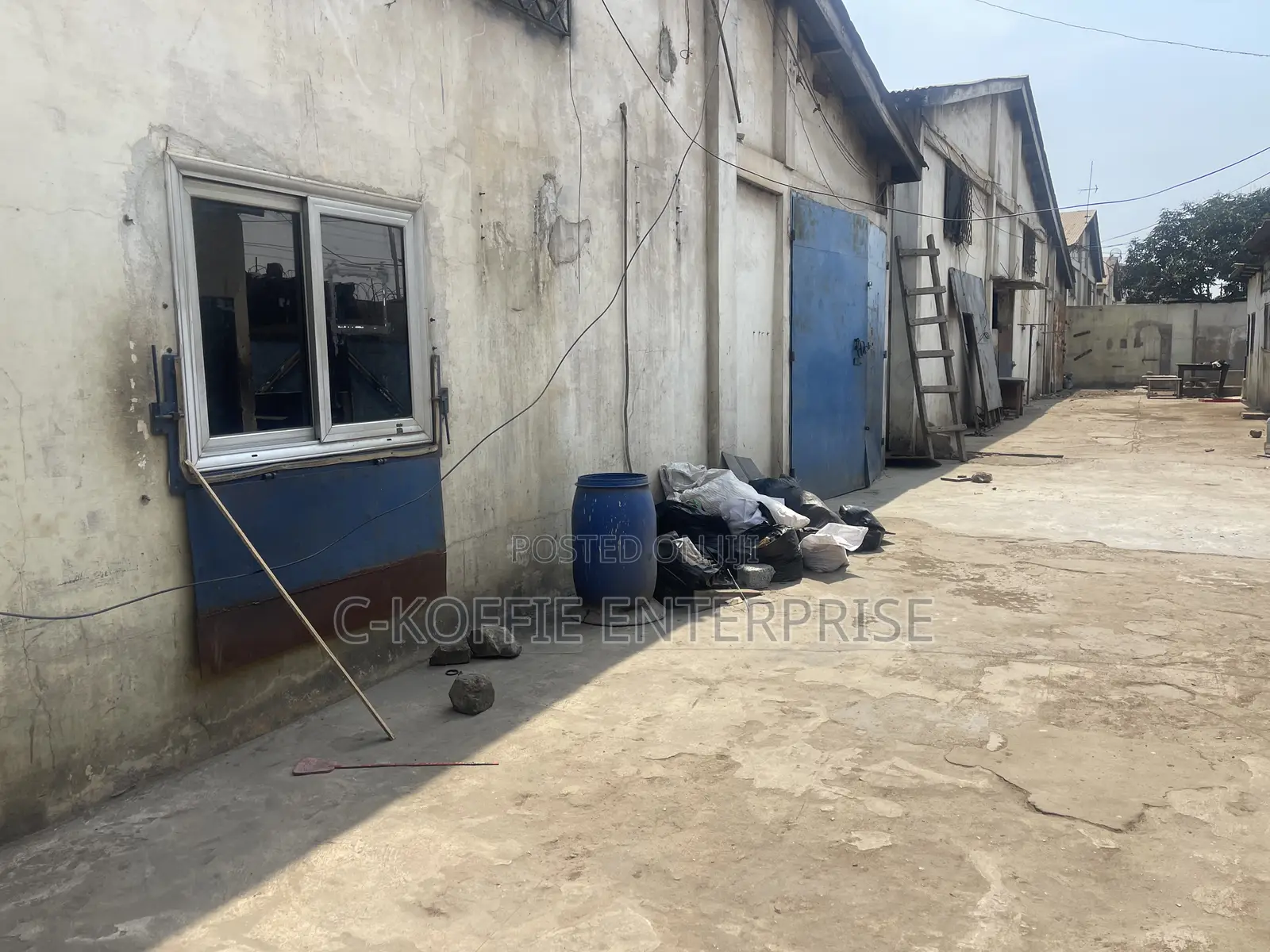 10,000 SQM Warehouse at Circle for Rent.