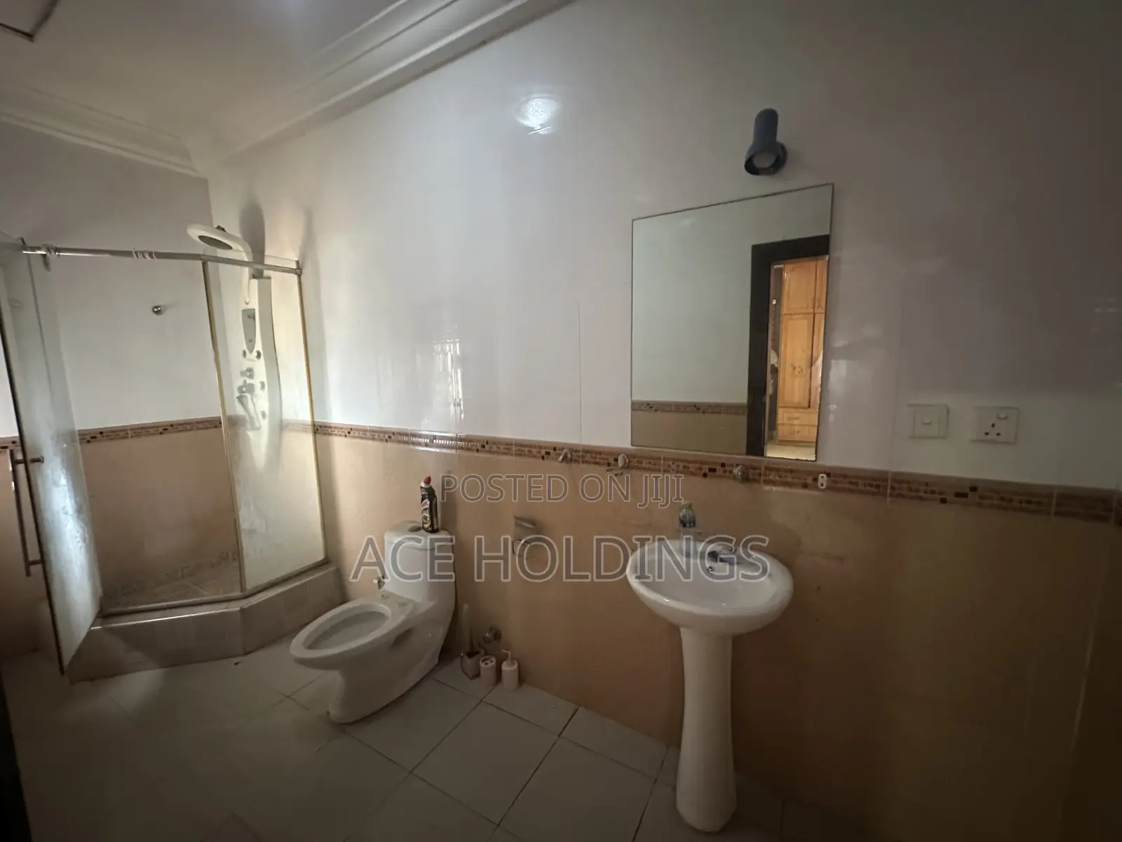 5bdrm Mansion in East Legon for rent