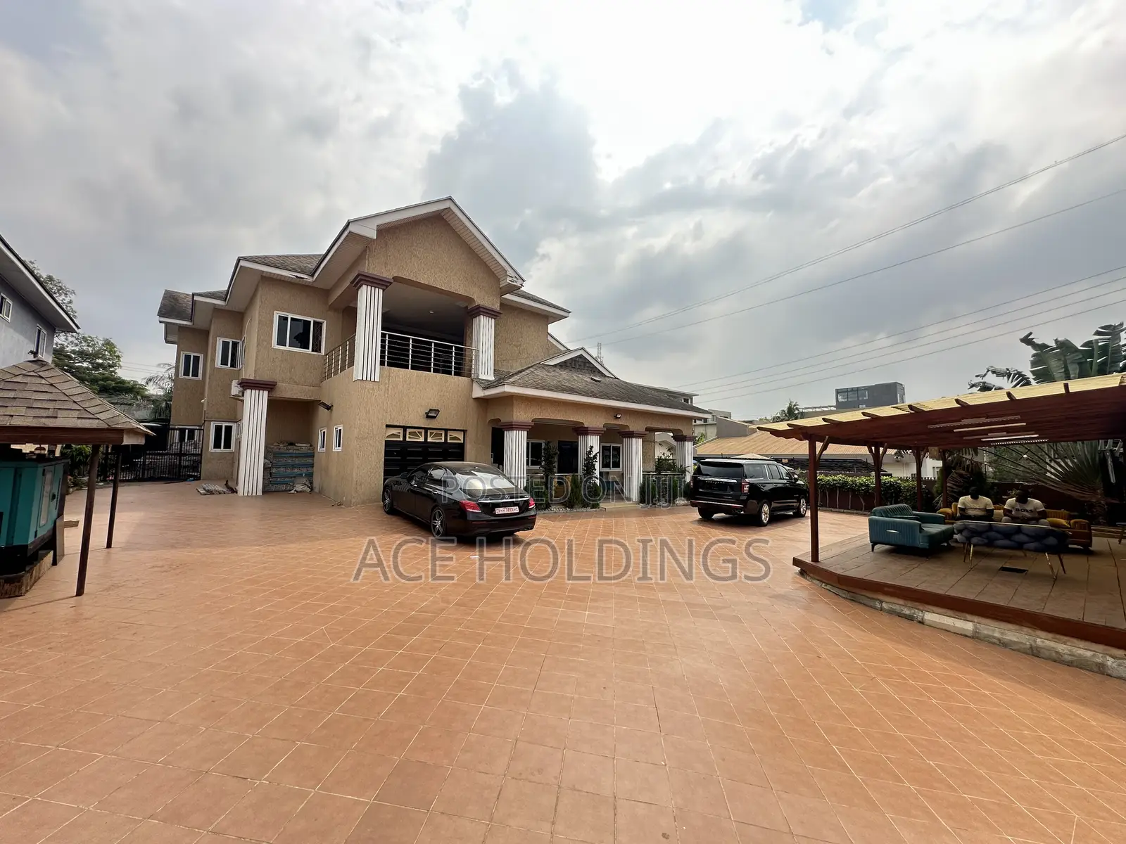 5bdrm Mansion in East Legon for rent