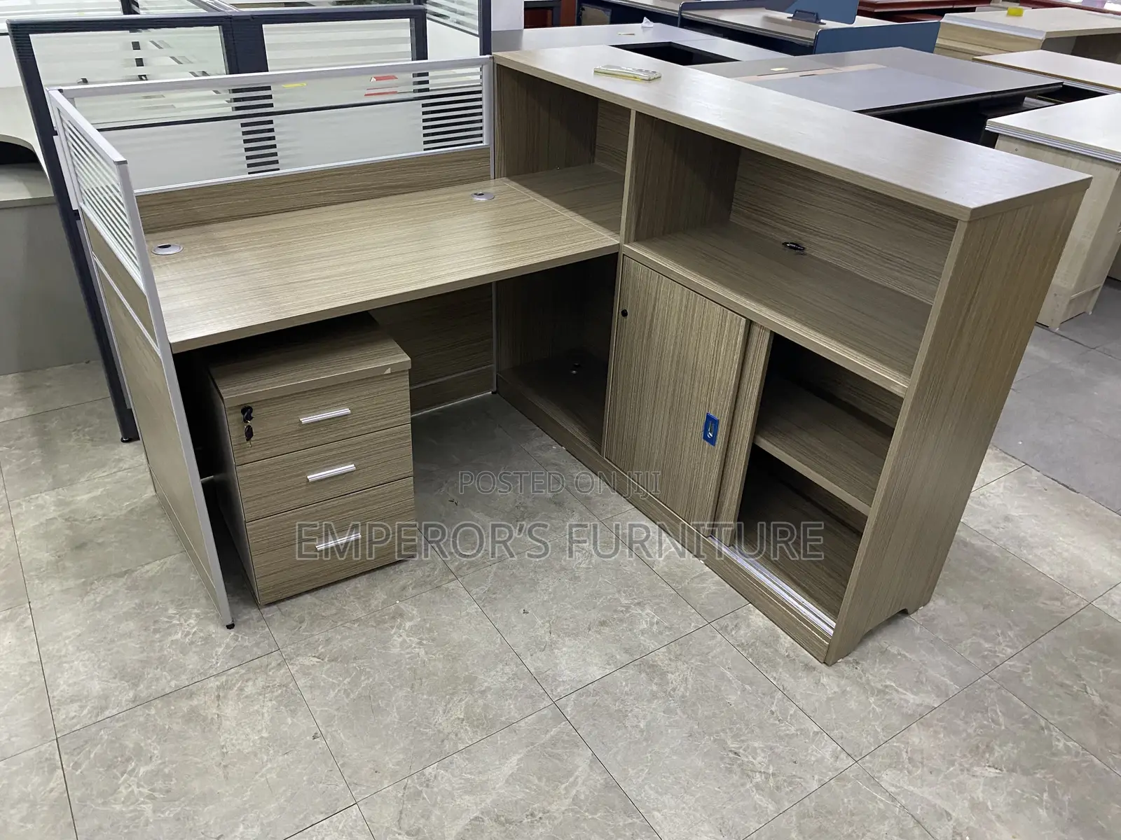 Quality Modern Front Desk/Single Work Station With Storage