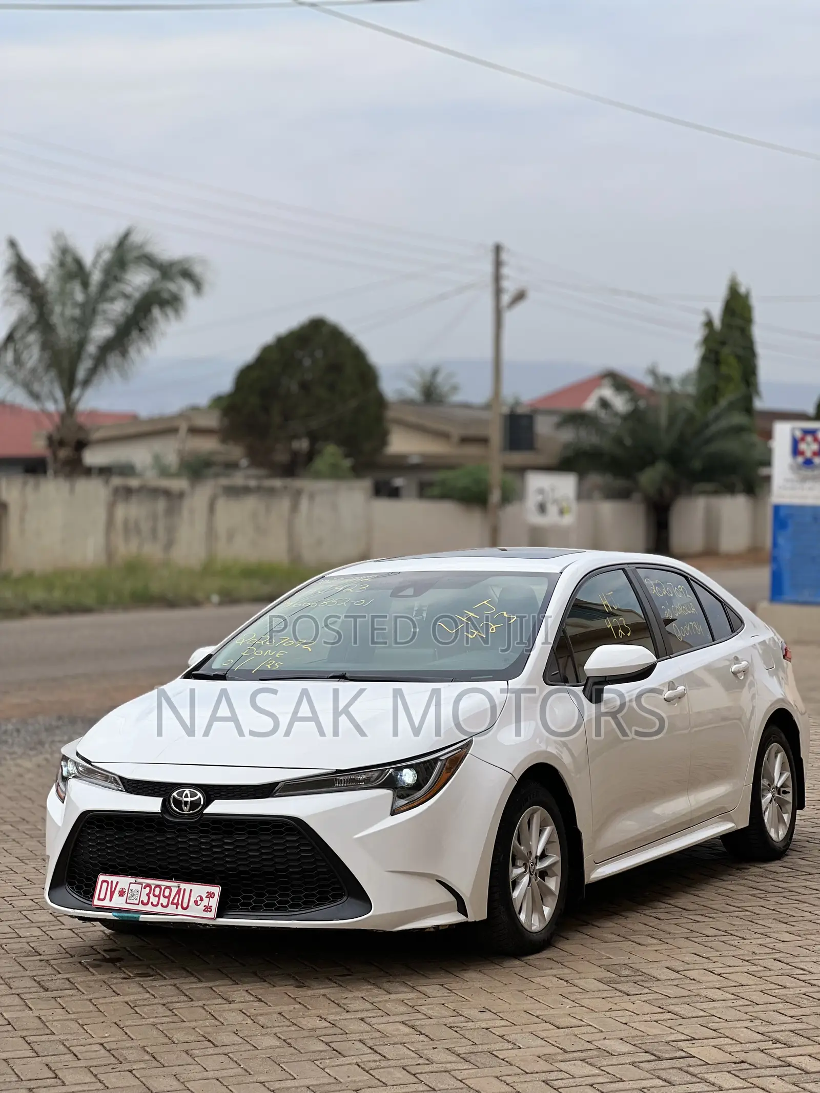 Toyota Corolla LE 2020 White
